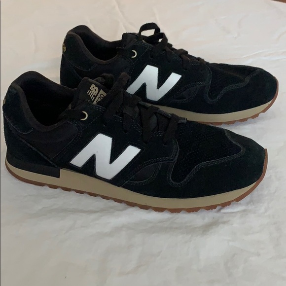 new balance 520 black and gold